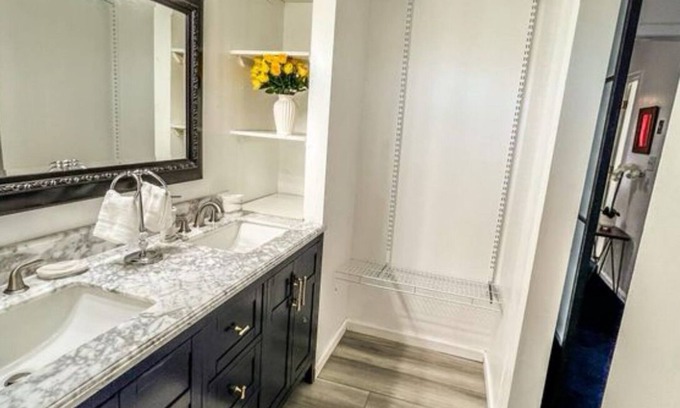 Virginia Beach House | Charming 3-bedroom townhome in fabulous Virginia Beach with WiFi, AC