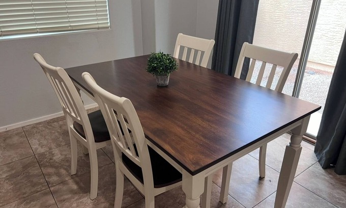 Goodyear Cottage | Charming 3-bedroom cottage with AC and WiFi in Goodyear