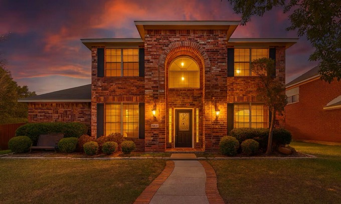 Allen House | Charming 3-bedroom guest house with WiFi, AC in tranquil Allen