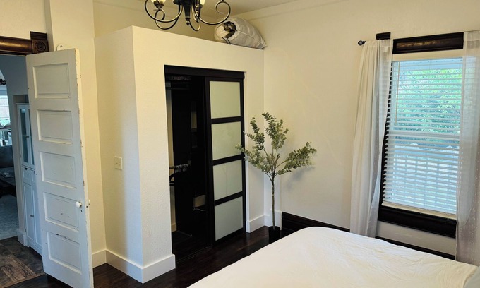 Atlantic House | Charming 3-bedroom house in quiet residential neighborhood