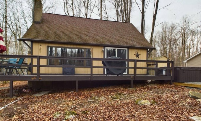 Thornhurst House | Charming 3-bedroom house in the enchanting Arrowhead Lake Community