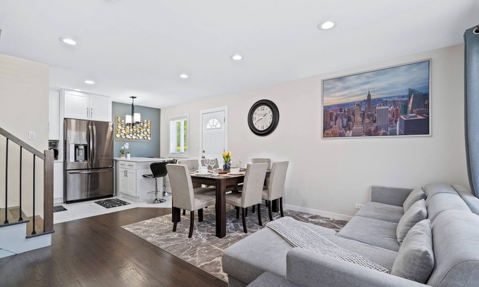 Villa Park House | Charming 3BR/2BA Retreat in Villa Park – Comfort, Space & Convenience!