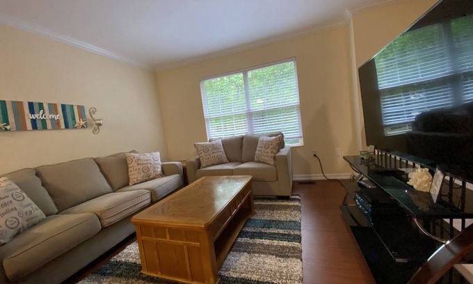 Chesapeake Beach House | Charming 4 Bdr 3 Bath Chesapeake Beach Home 2 king beds, a queen and bunk bed