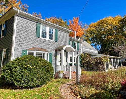 Keene House | Charming 4BR colonial close to downtown