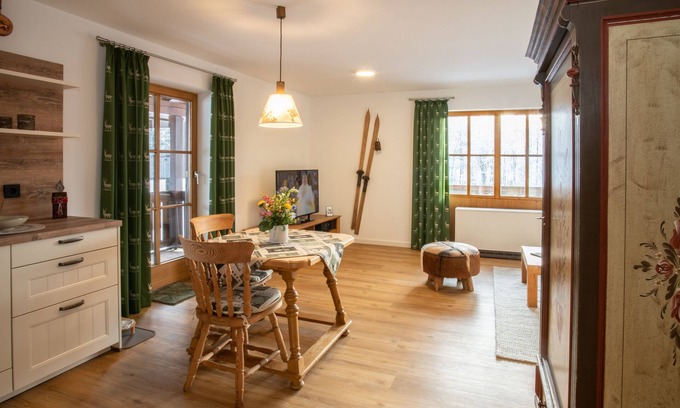 Nesselwang Apartment | Charming alpine flair with Königscard!