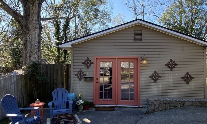 Wilmington House | Charming and cozy carriage house
