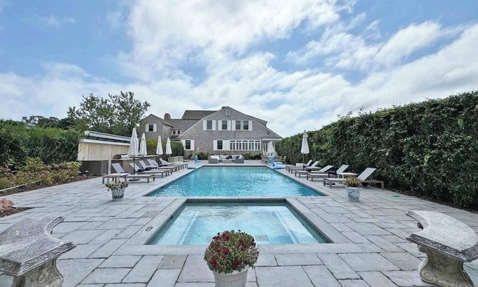 Quogue Cottage | Charming and Serene Waterfront 2-bedroom Cottage in Quogue