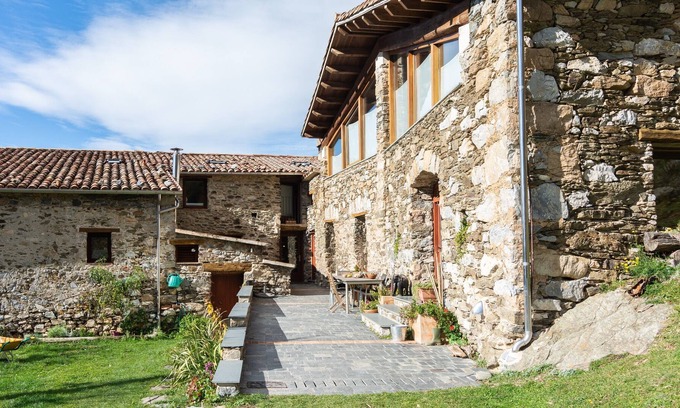 Mollo Apartment | Charming apartment in the Catalan Pyrenees