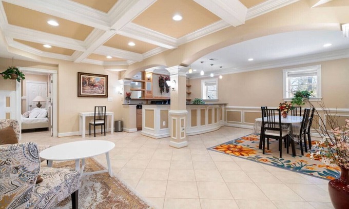 Chantilly Apartment | Charming Apartment Suite, 2 BDR, 1 BATH, Location!