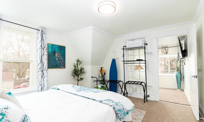 Central City Apartment | Charming Apt With King Bed in the Heart of SLC