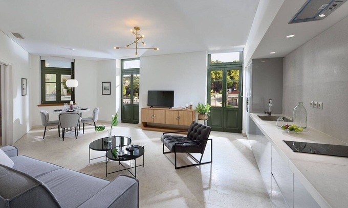 Thissio Villa | Charming Athens Villa | 1 Bedroom | Villa Kyoraku | Panoramic Acropolis View