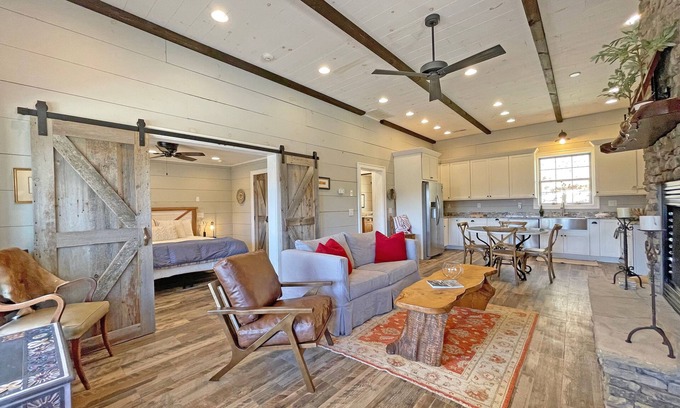 Cullowhee House | Charming Barndominium - 5 minutes from lake access and hiking trail - PAZ Place