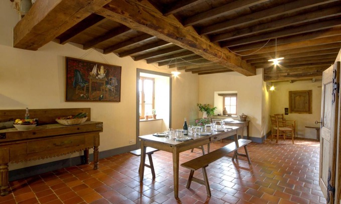 Saint-Just-la-Pendue Cottage | Charming cottage for 12, preserved nature, spa, sauna