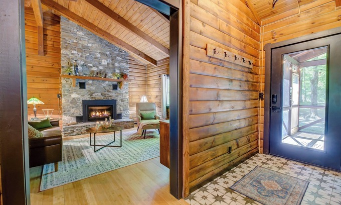 Austerlitz Cabin | Charming cabin with WiFi nestled in serene Austerlitz near the Berkshires