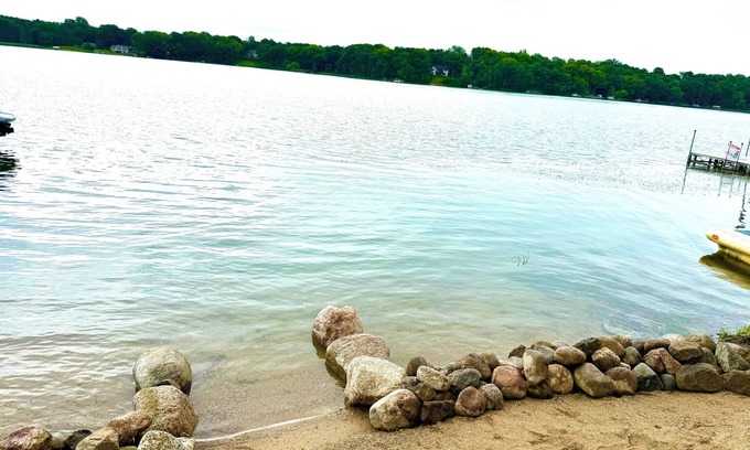 Maple Lake Cabin | Charming Cabin with Private Sand Beach on Indian Lake!