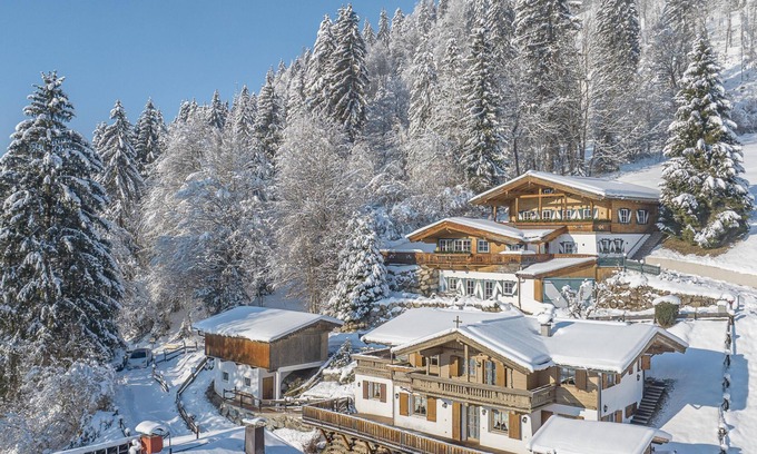 Kitzbuehel Ski Chalet | Charming chalet with wellness near the ski lift