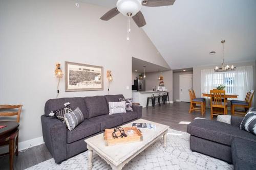 Bettendorf Apartment | Charming Condo in Bettendorf