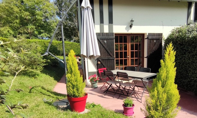 La Vallee Cottage | Charming cottage on the heights of Houlgate 2 Bedrooms/5 persons