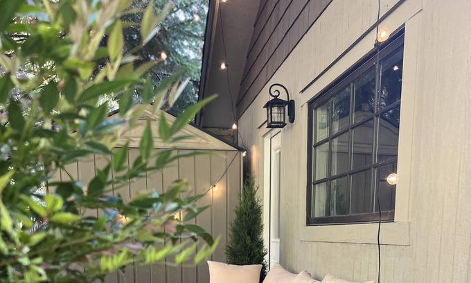 North Bend Cottage | Charming cottage with private yard in walking distance to gorgeous river hike!