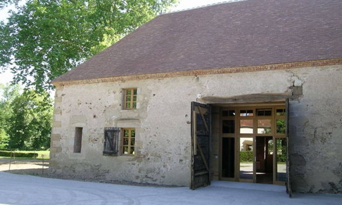 Sauvagny Cottage | Charming Cottage with Castle View, Pets Allowed, Private Parking