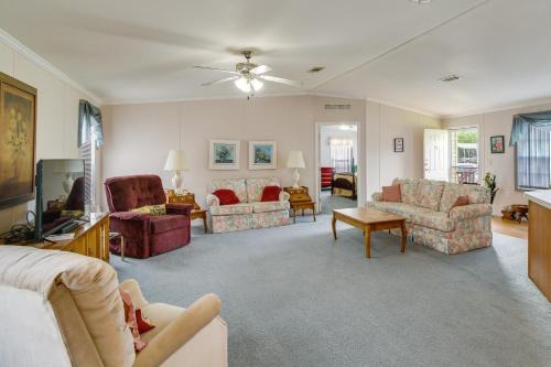 Fruitland House | Charming Crescent City Home Near Lakes!