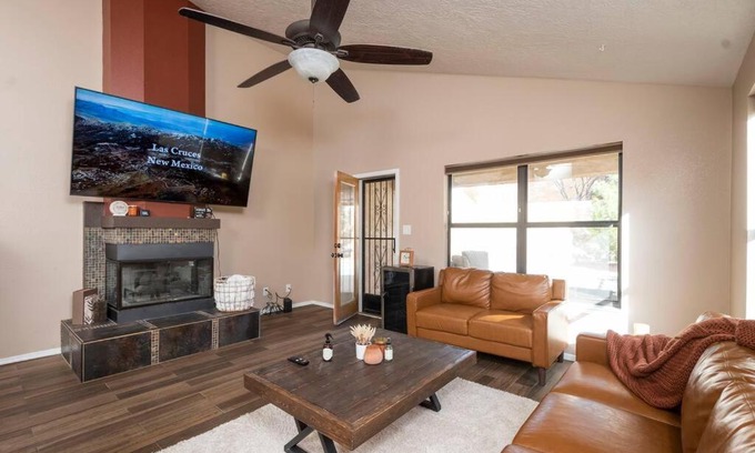 Mesilla Park House | Charming desert oasis with pool!