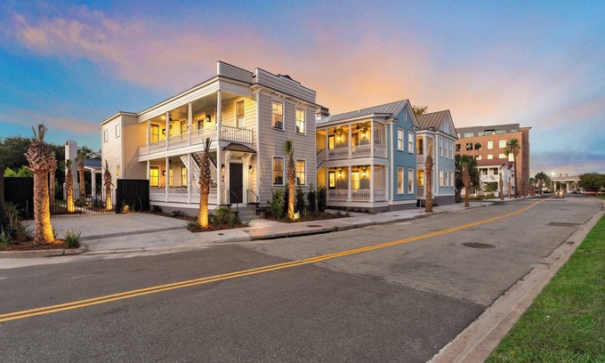 Downtown Charleston House | Charming Downtown 6BR - Steps to King St!