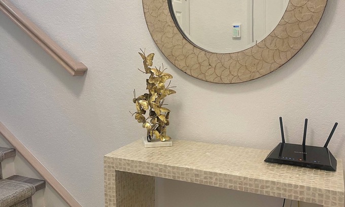 Lake Ida Shores Cottage | Charming East Delray Cottage – Fully Furnished, 1 Mile from the Beach!