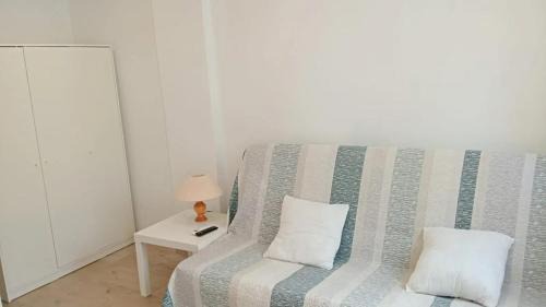 Sant Carles de la Rapita Apartment | Charming apartment in La Ràpita, 30 m² with balcony