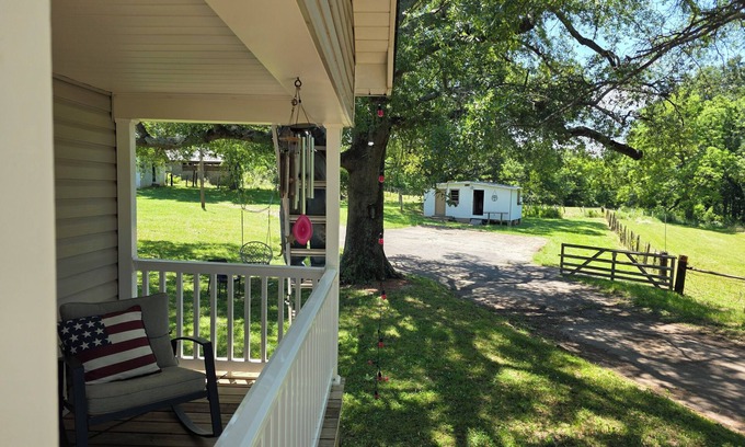 Valley Falls Other | Charming farmhouse with AC in Boiling Springs