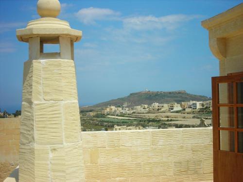 Santu Pietru House | Charming Farmhouse in Gharb