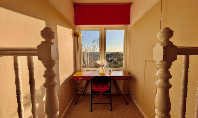 London Borough of Bromley Apartment | Charming Flat in Bromley Near Attractions