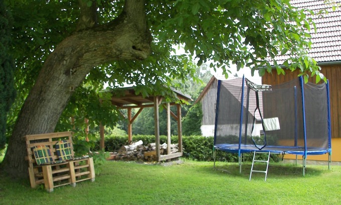 Lichtenhain House | Charming Flat in Sebnitz With Garden