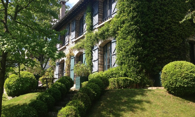 Les Muriers House | CHARMING PROPERTY WITH HEATED SWIMMING POOL NEAR PARIS