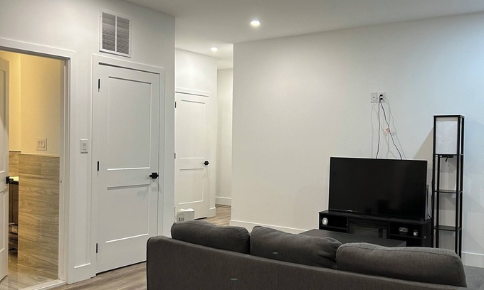 North Philadelphia Apartment | Charming, Fully Furnished Home Near Stadiums!