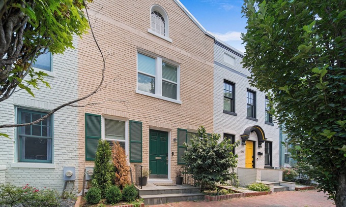 Georgetown House | Charming Georgetown Townhouse