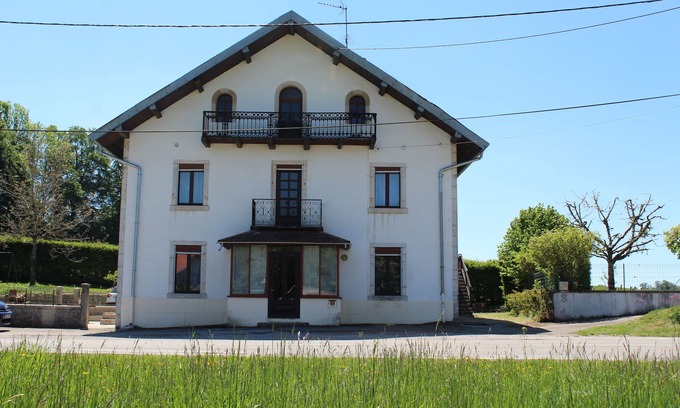 Longemaison House | Charming gîte in the Doubs, 3 épis with a beautiful garden 5 bedrooms,
