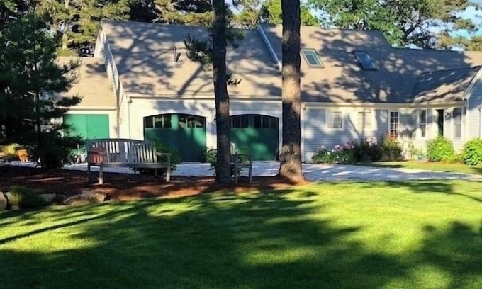 South Orleans House | Charming Guest House, with Waterviews & Private Beach! Perfect for Fun Weekends!