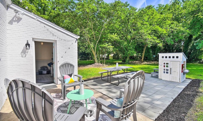 Hampton House | Charming Hampton Home w/Yard: 2 Mi to Beach!
