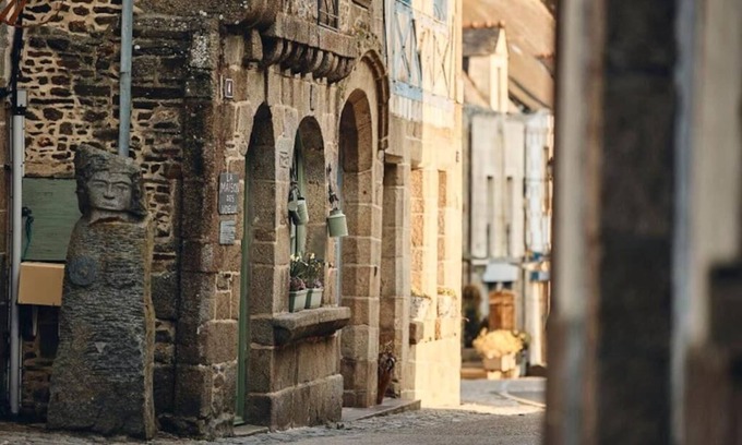 Bazouges-la-Perouse House | Charming house in the heart of the village