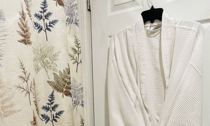 Farmingdale House | Charming Home in Farmingdale - Quick Walk to Train & Main St.