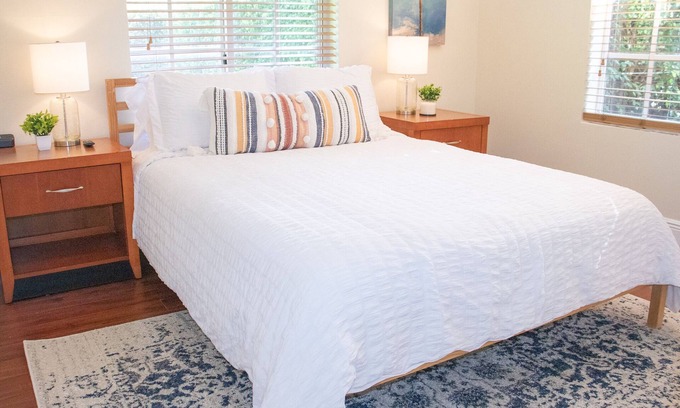 Southwest House | Charming Home w/HOT TUB!