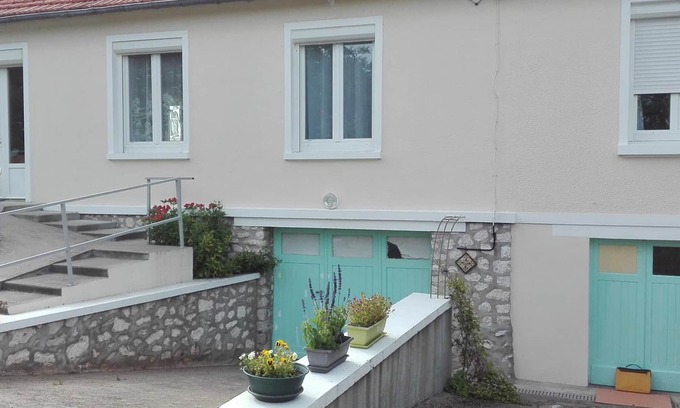 Muides-sur-Loire Cottage | Charming House Near Chambord: Modern Comfort, Private Garden, Parking, and Bike Trails