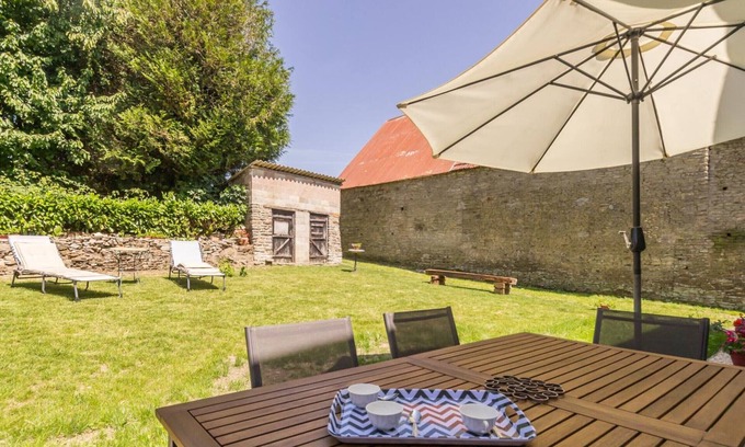 Servon Cottage | Charming House in Mont St-Michel Bay with Enclosed Garden