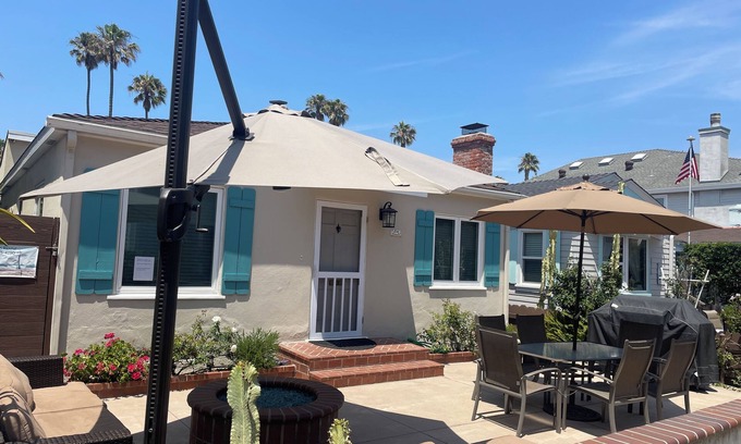 South Mission Beach House | Charming House on Quiet South Mission Beach Court