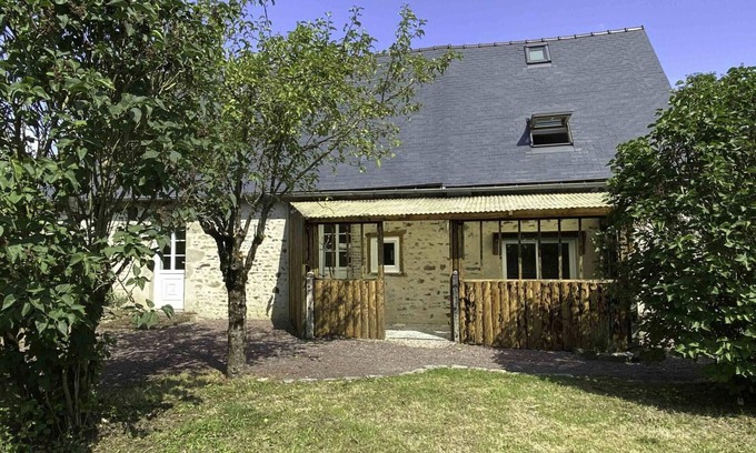 Rouperroux Cottage | Charming house with parking, garden and WIFI in Rouperroux
