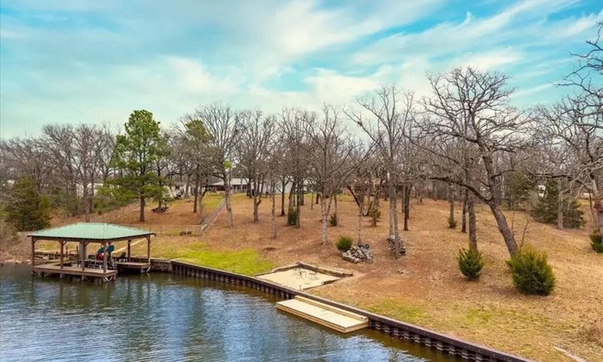 Quitman House | Charming Lake Fork waterfront 3-bedroom house with boat dock
