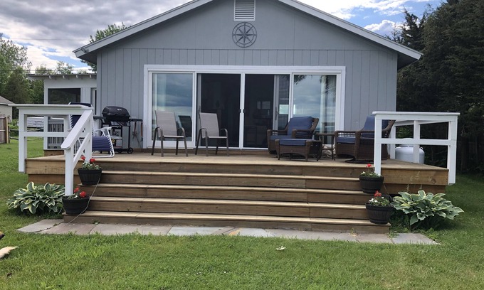 Schuyler Falls House | Charming lakefront cottage