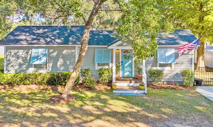 Murrells Inlet House | Charming Little Hideaway in the Heart of Murrells Inlet!