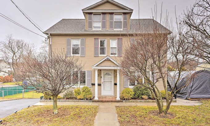 Mamaroneck House | Charming Mamaroneck Home ~ 22 Mi to Manhattan